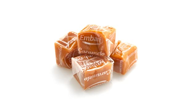 Yupik Creamy Caramels, 2.2 lb (35.2 oz), Gluten-Free, Individually Wrapped, Semi-Soft Candies, Caramel & Vanilla Flavor, Sweet Candy, Delicious Snacks, Ideal for Gifting, Halloween & Holidays thumbnail 4