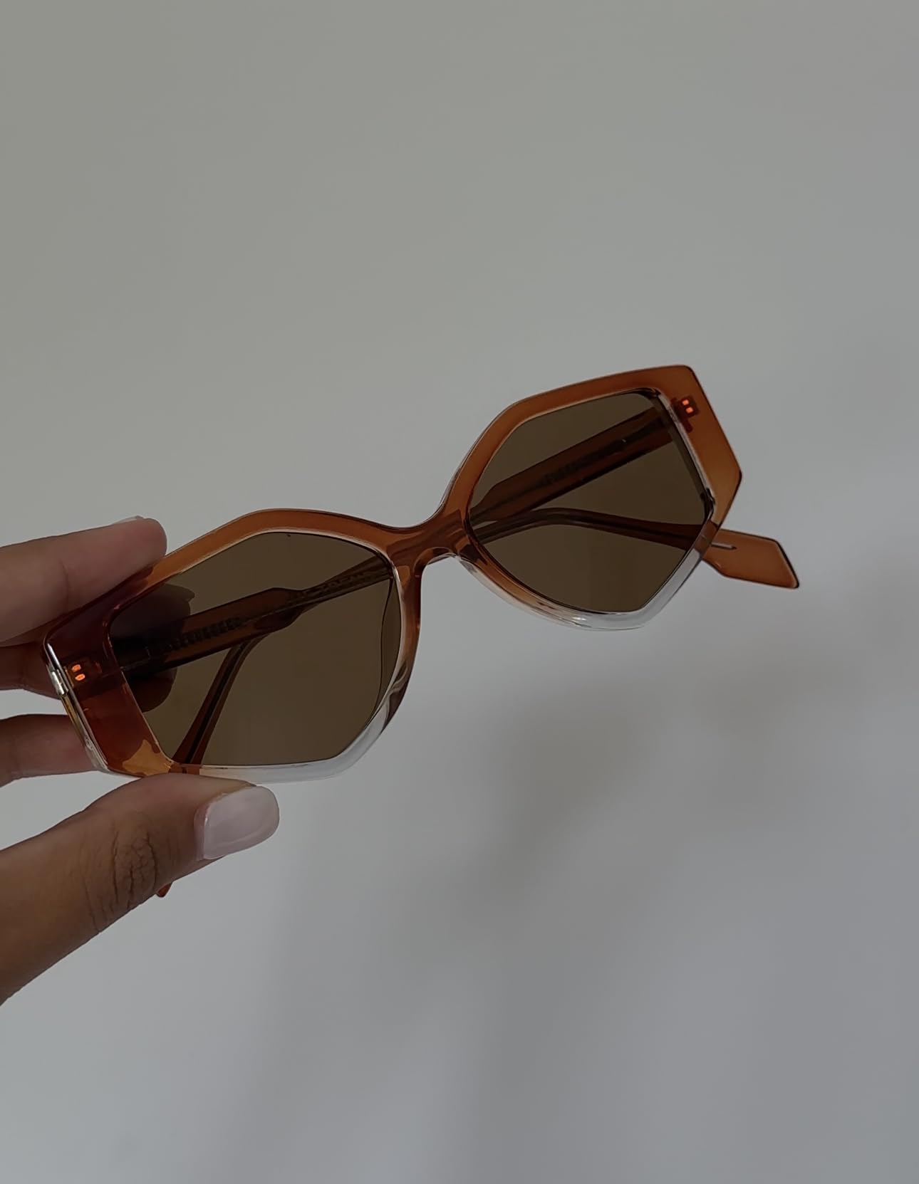OWN THE TREND Trendy Sunglasses for Women - Sunglasses Womens with UV protection - Vintage Retro Oval Y2K Fashion Sun Glasses thumbnail 4