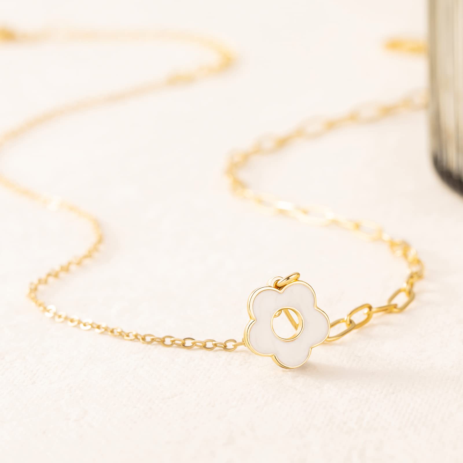 LANE WOODS Paperclip Necklace Pendant: 14K Gold Plated Dainty Link Chain Jewelry for Women: LANE WOODS Paperclip Necklace Pendant: 14K Gold Plated Dainty Link Chain Jewelry for Women