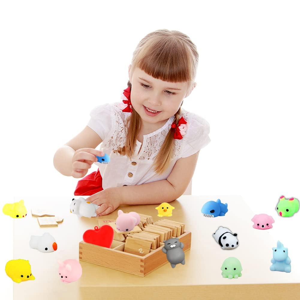 Valentines Party Favors Set, 28 Pcs Mochi Squishies Toys Filled Hearts and Valentines Day Cards for Kids Valentine's Day Exchange Gift, Kawaii Stress Relief Anxiety Toys for Valentine Basket Stuffers