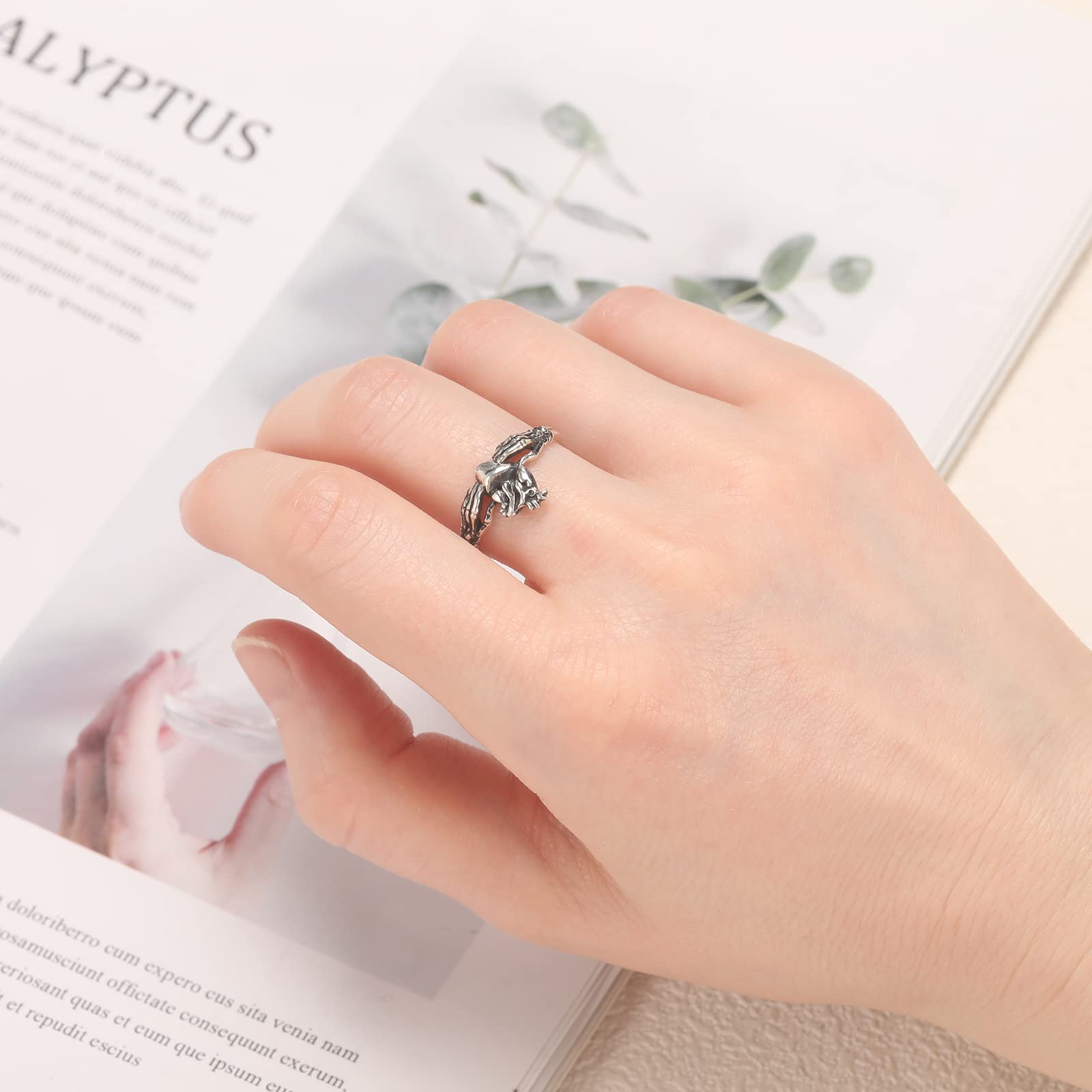 AVECON Skull Claddagh Heart Rings Silver Statement Rings Stackable Ring for Women Girls Native Heart Model Rings Size 5-9