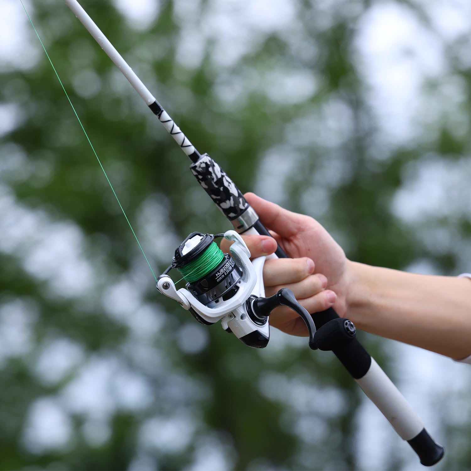 Sougayilang Spinning Reel and 2-Piece Fishing Rod Combo, Durable Graphite & Fiberglass Rod, Split-Grip Cork Handle,Right/Left Handle Position: White 7'00''-2000