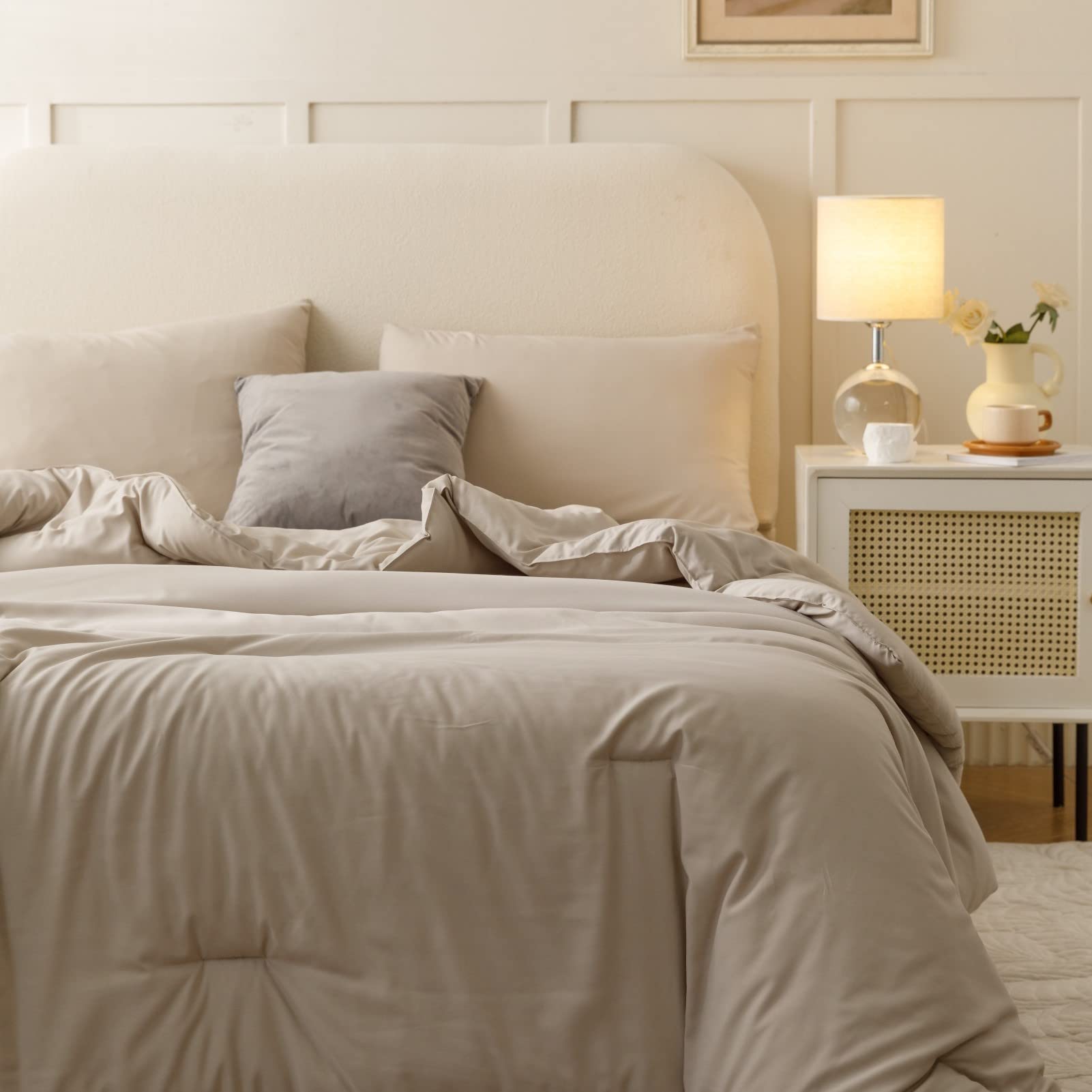 ROSGONIA Queen Comforter Set Oatmeal, 3pcs(1 Boho Oatmeal Comforter & 2 Pillowcases) All Season Soft Bedding Lightweight Bedspread Blanket Quilt: Queen Comforter 90"x90" Oatmeal