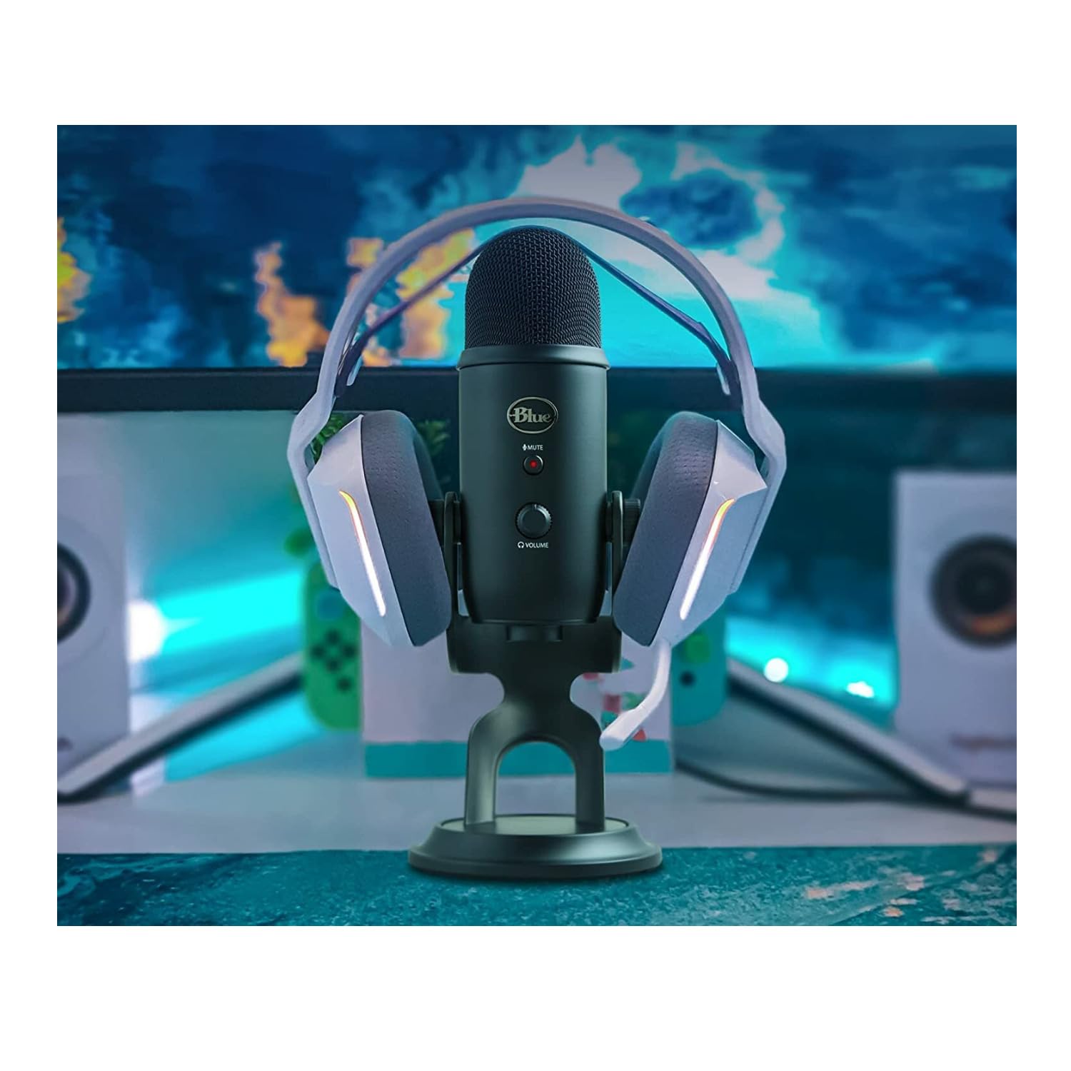 Logitech Creators Blue Yeti USB Microphone for Gaming, Streaming, Podcast, YouTube, Discord, PC, Studio Sound, Plug & Play-Blackout: Microphone Blackout