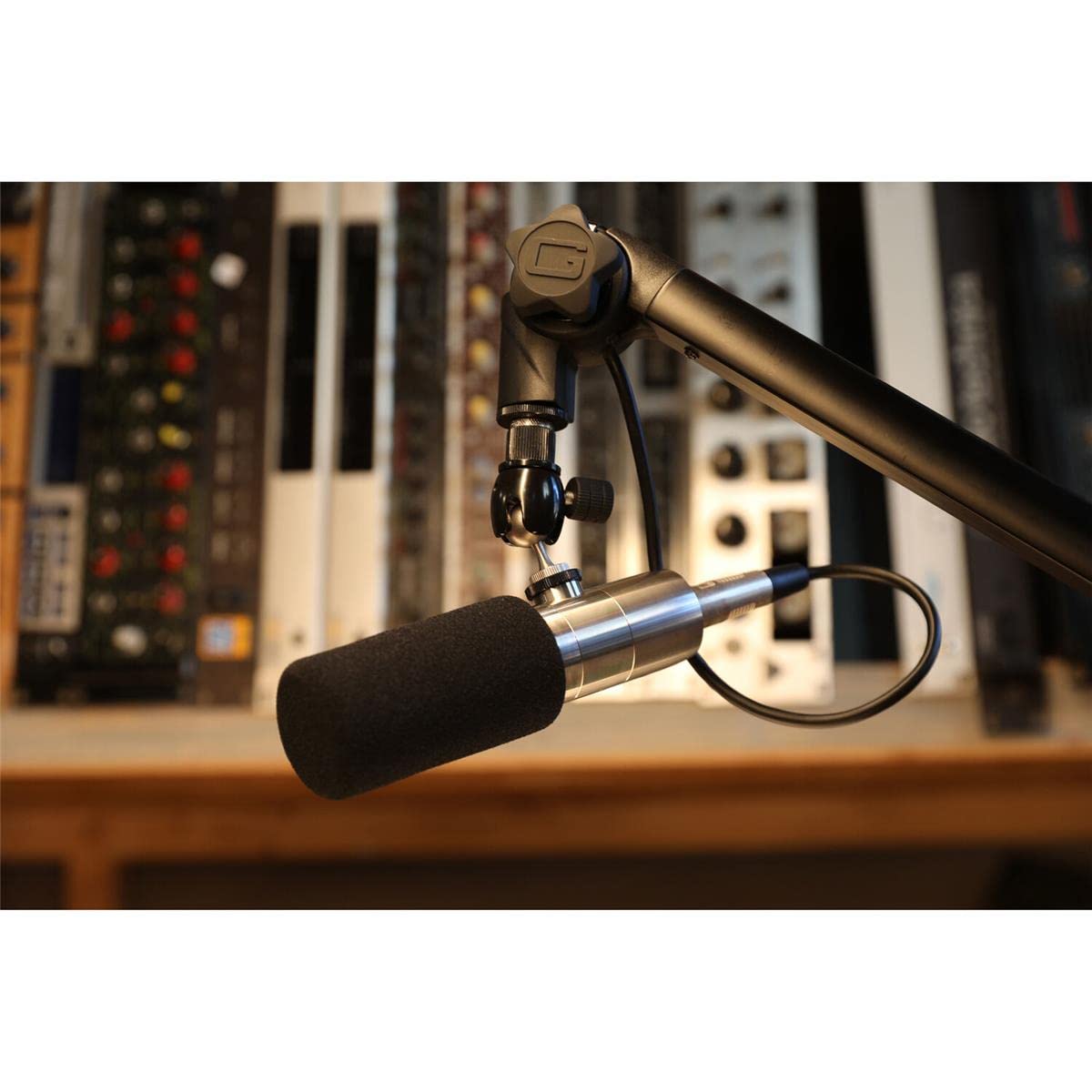 Earthworks ETHOS Streaming and Broadcasting Microphone — Silver: Earthworks ETHOS Streaming and Broadcasting Microphone — Silver
