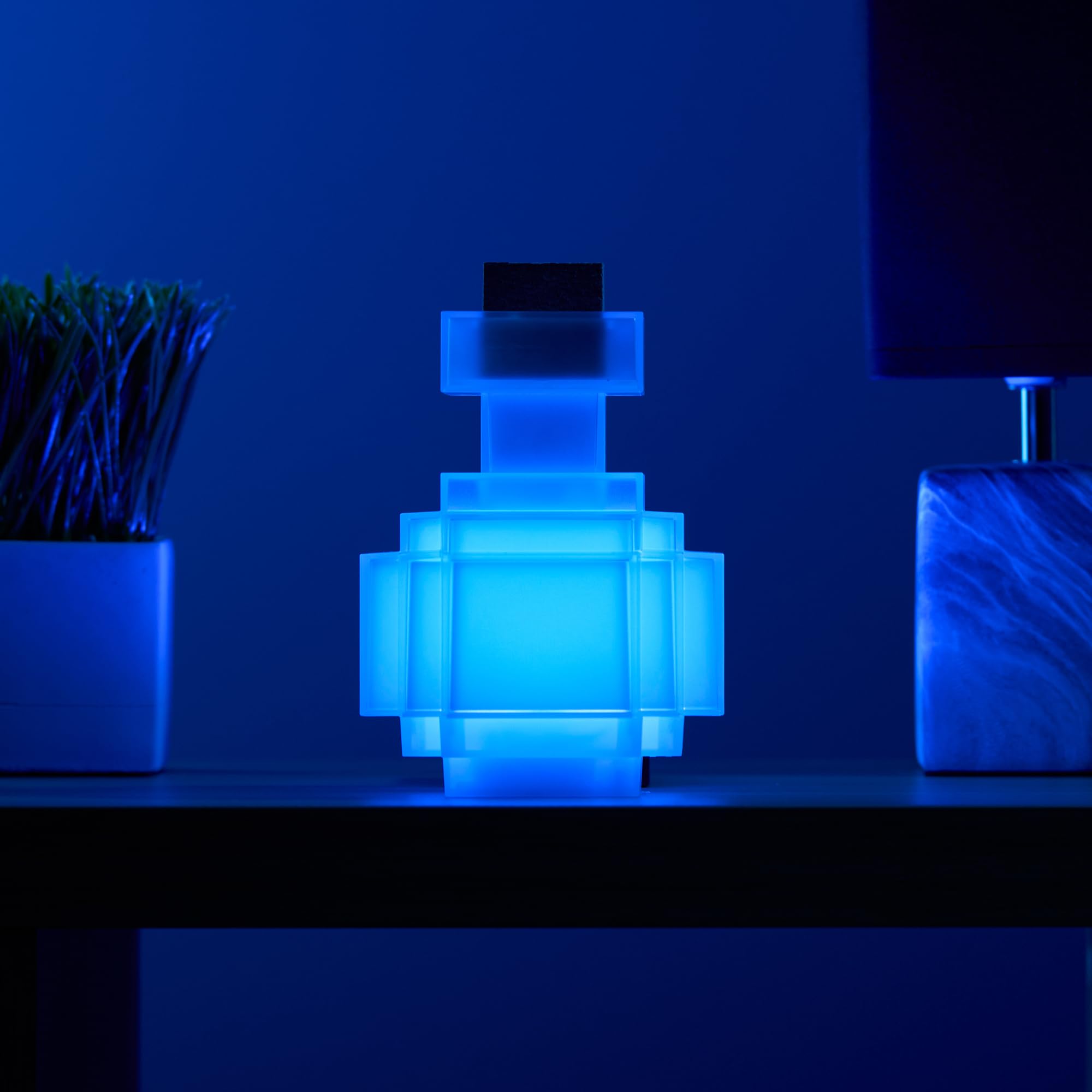 The Noble Collection Minecraft Potion Bottle LED Color Changing