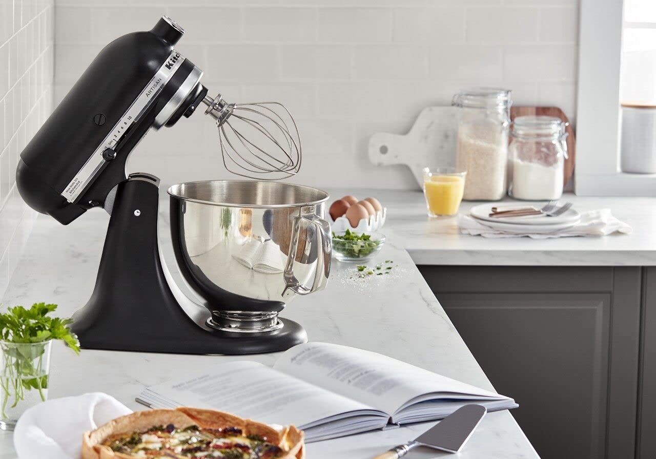 KitchenAid Artisan Series 5 Quart Tilt Head Stand Mixer with Pouring Shield KSM150PS,: Matte Black