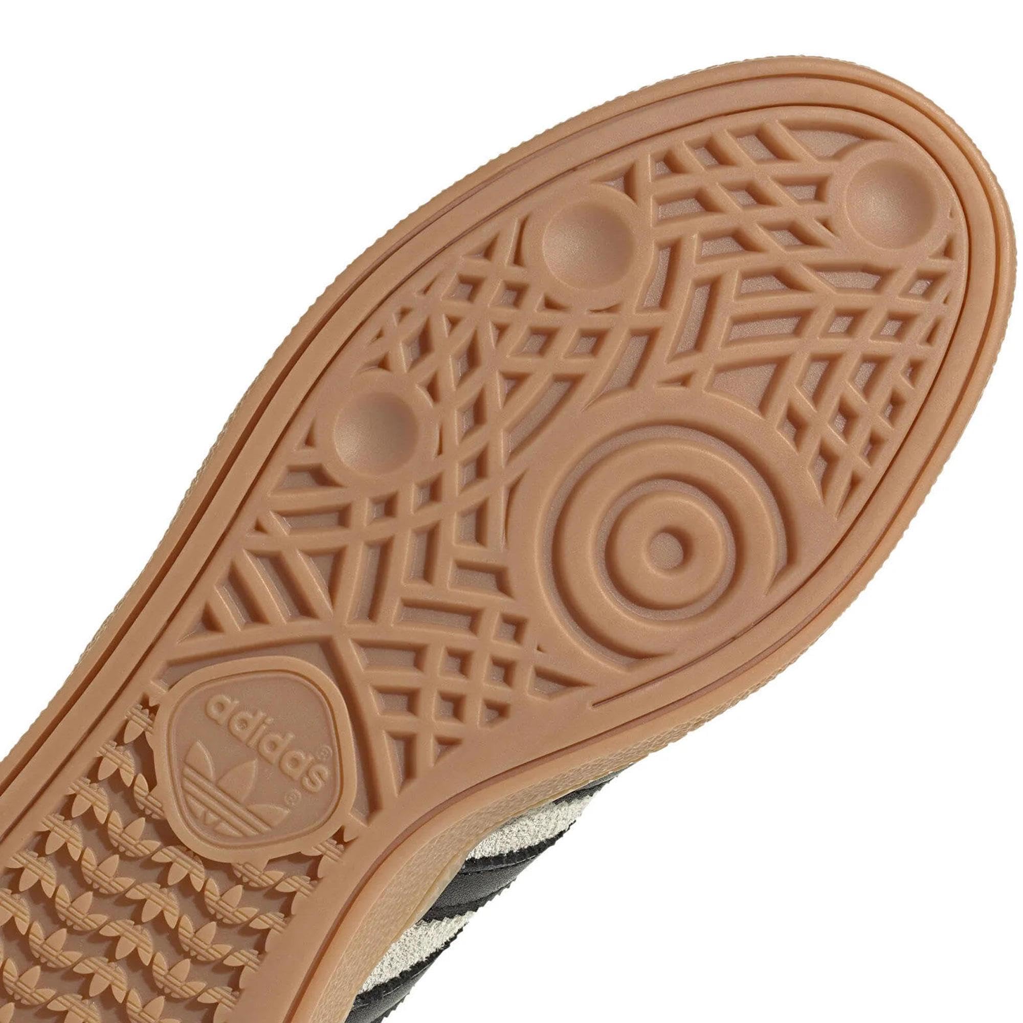 adidas Handball Spezial Womens Sneakers, Wonder Silver/Off White/Gum, Size 5: 7.5 Aluminium/Core Black/Cloud White