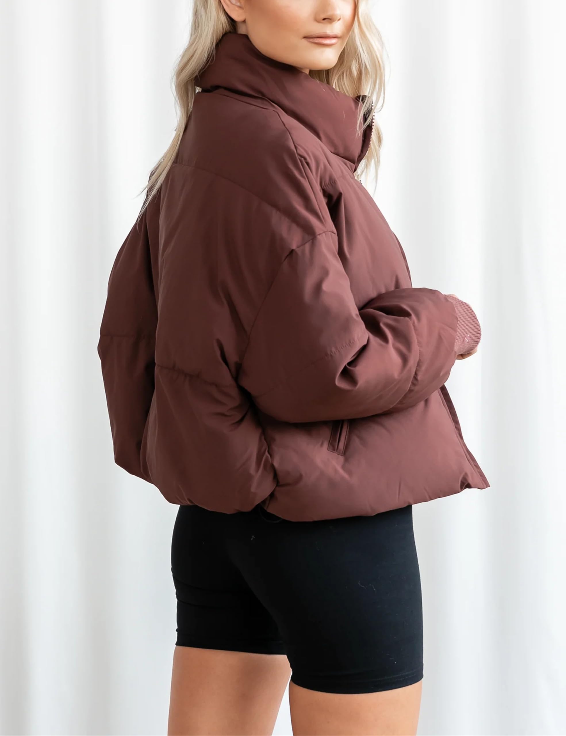 Lianlive Womens Cropped Puffer Jacket Oversized Black Short Puffy Winter Coat thumbnail 5