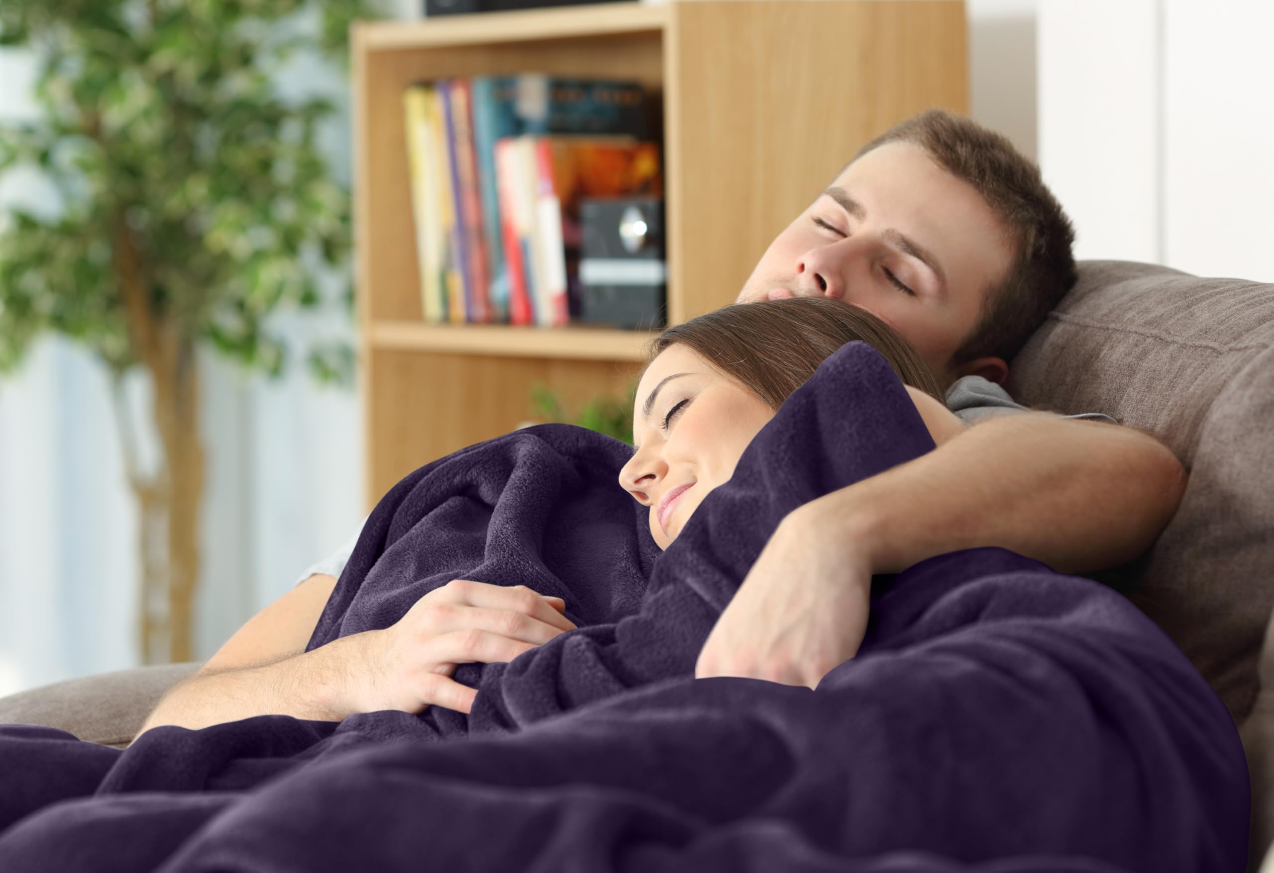 Utopia Bedding Fleece Blanket King Size Purple 300GSM Luxury Anti-Static Fuzzy Soft Microfiber Bed Blanket (90x102 Inch) thumbnail 8