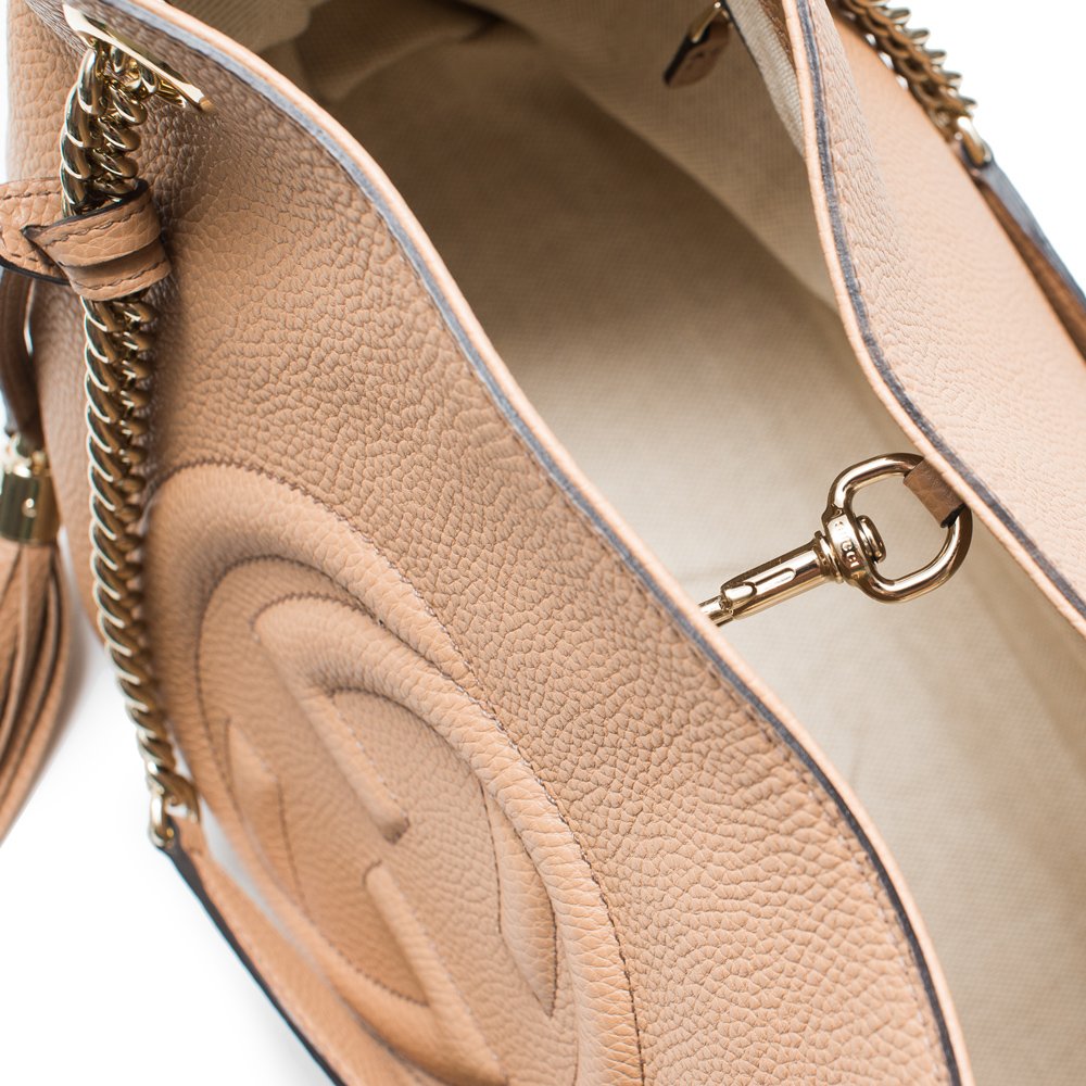 Gucci Camelia Camel Pebbled Leather Soho Shoulder Hand Bag Tassel: Gucci Camelia Camel Pebbled Leather Soho Shoulder Hand Bag Tassel