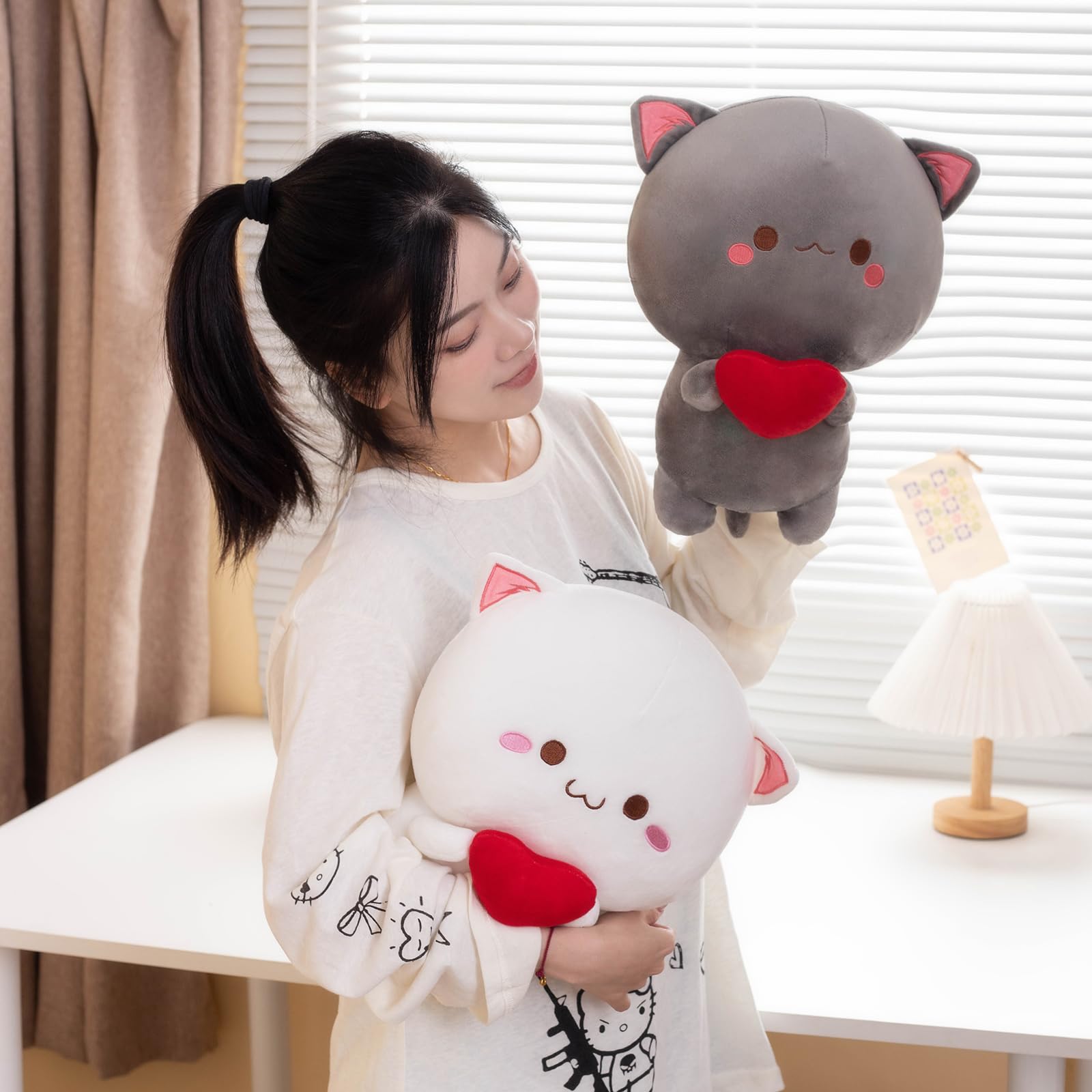 Alwoligag Cute Cat Plush Toy, Super Soft White Cat Plush Toy, Plush Cat Stuffed Animals, Valentine's Day Birthday Gift, Sweet Romantic Cute Cat Plush Toy(13.9 inch): Grey and White 13.9 inch
