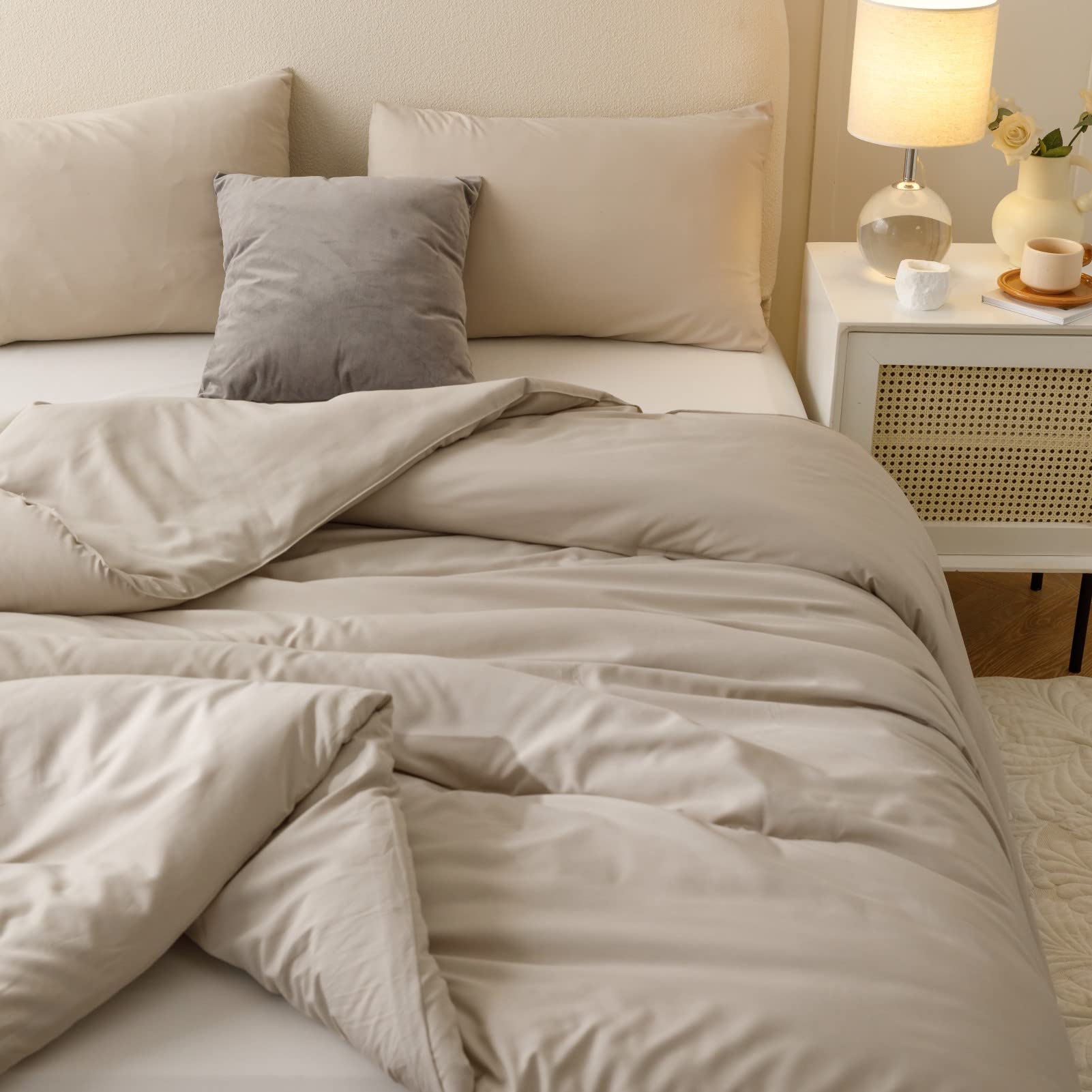 ROSGONIA Queen Comforter Set Oatmeal, 3pcs(1 Boho Oatmeal Comforter & 2 Pillowcases) All Season Soft Bedding Lightweight Bedspread Blanket Quilt: Queen Comforter 90"x90" Oatmeal