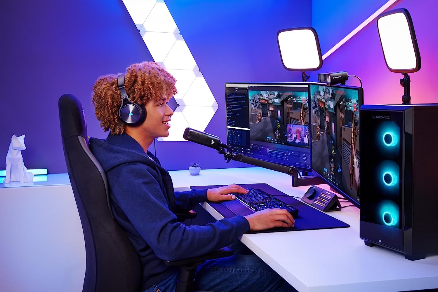 Elgato Facecam Pro, True 4K60 Ultra HD Webcam for Live Streaming, Gaming, Video Calls, Sony Sensor, Advanced Light Correction, DSLR Style Control, Wide Angle, works with OBS, Teams, Zoom, PC/Mac: Facecam Pro Facecam Pro