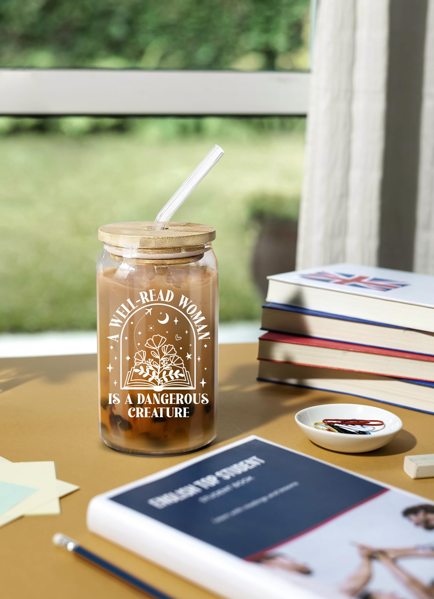 NewEleven Gifts For Book Lovers - Book Lovers Gifts For Women - Book Themed Gift for Readers, Librarians, Bookaholics - Birthday Gift For Women, Her, Best Friend – 16 Oz Coffee Glass: Well read women CF