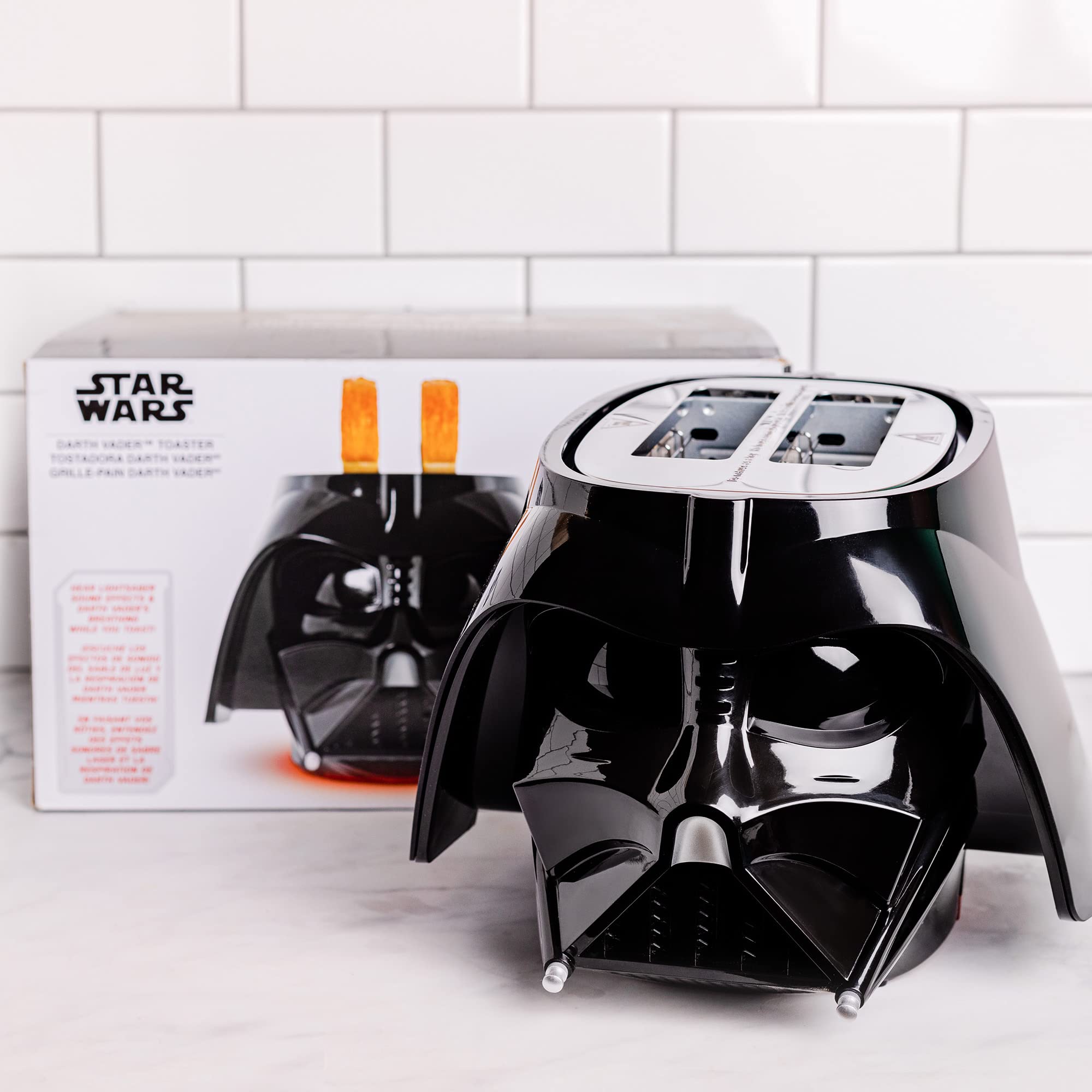 Uncanny Brands Star Wars R2D2 Deluxe Toaster - Lights-Up and Makes Sounds Like Artoo
