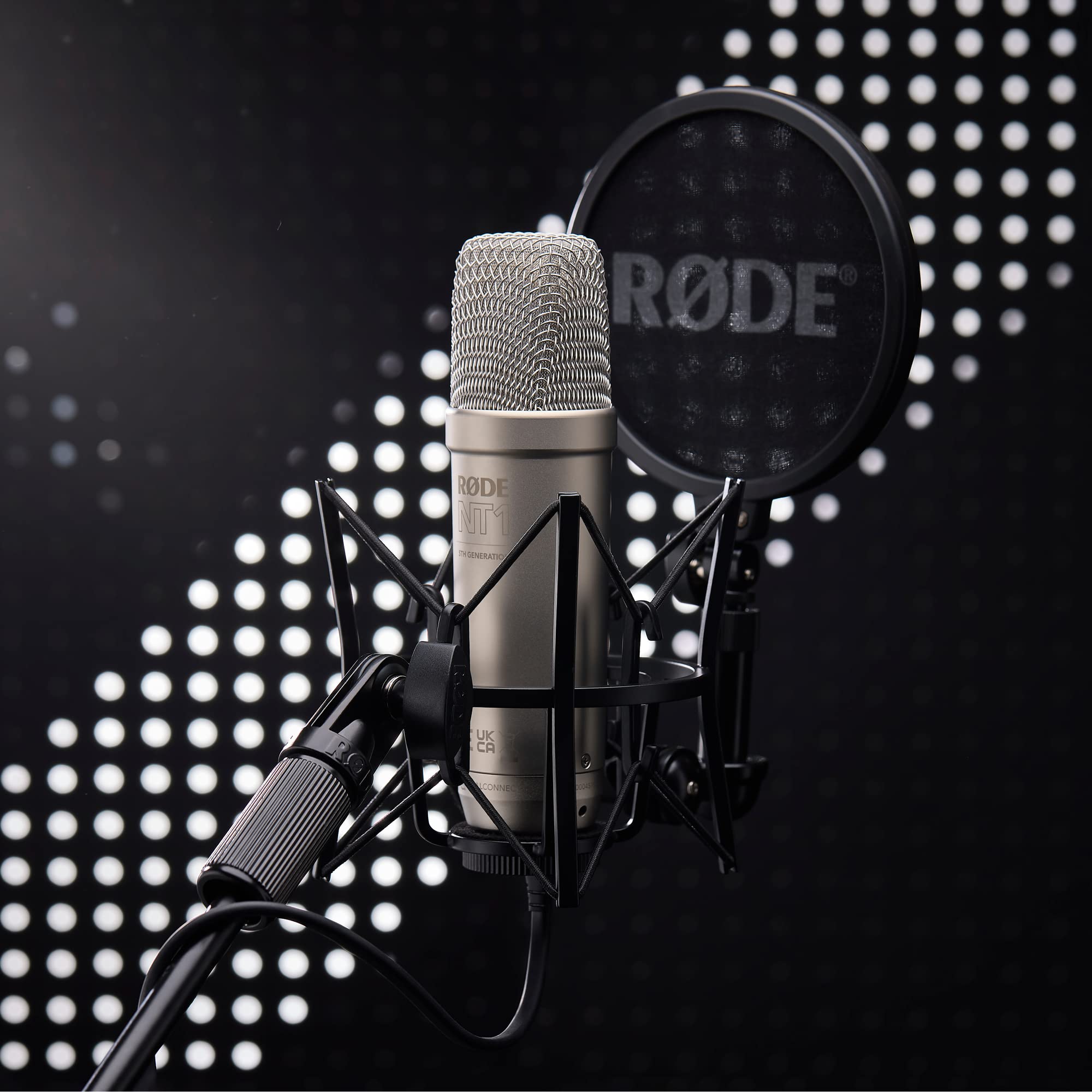 RØDE NT1 5th Generation Large-diaphragm Studio Condenser Microphone with XLR and USB Outputs, Shock Mount and Pop Filter for Music Production, Vocal Recording and Podcasting (Black): NT1 5th Gen Silver