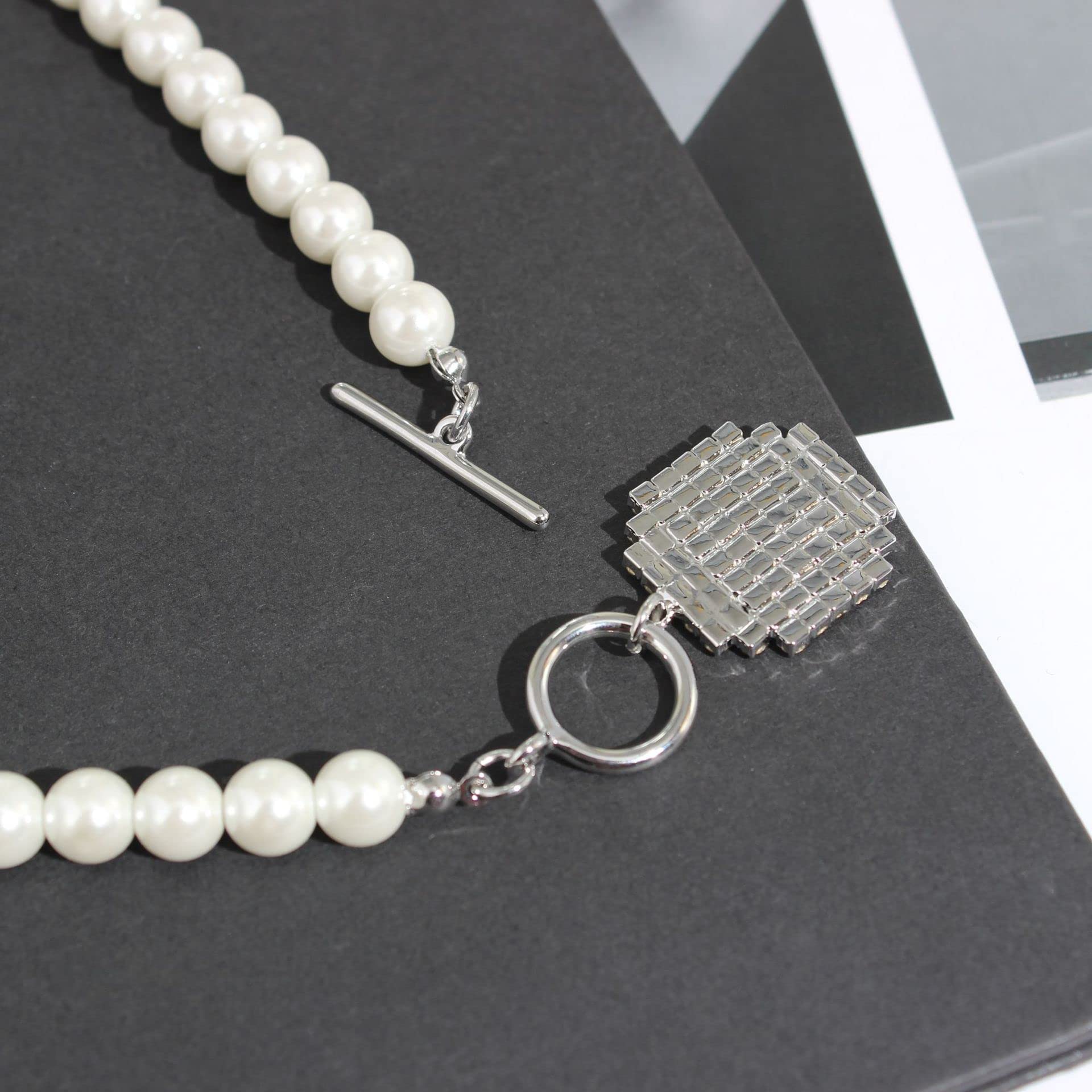 LecAit Pearl Necklaces for women Smiley Face Pearl Necklaces Face Pendant Necklace for Women Y2k Fashion Cute Smiley Toggle Pearls Necklace: LecAit Pearl Necklaces for women Smiley Face Pearl Necklaces Face Pendant Necklace for Women Y2k Fashion Cute Smiley Toggle Pearls Necklace