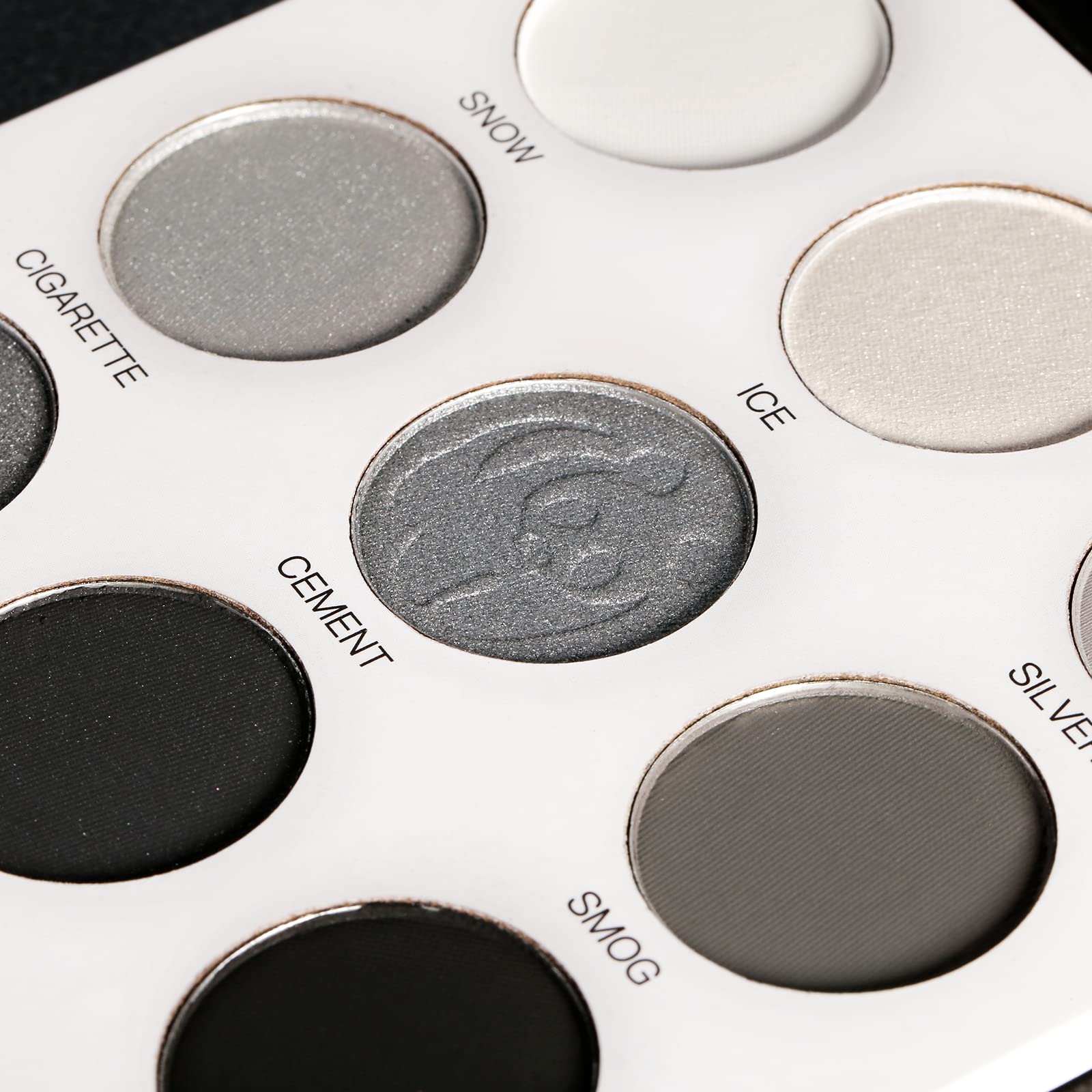 ecofavor Black Smoky Eye shadow Palette, DE’LANCI PANDA 9 Colors True Black Dark Grey Smokey Goth Makeup Pallet, 9 Soft Matte Shimmer High Pigmented Basic Black White Gray Shade for Halloween: 9 Color Black Eyeshadow Palette