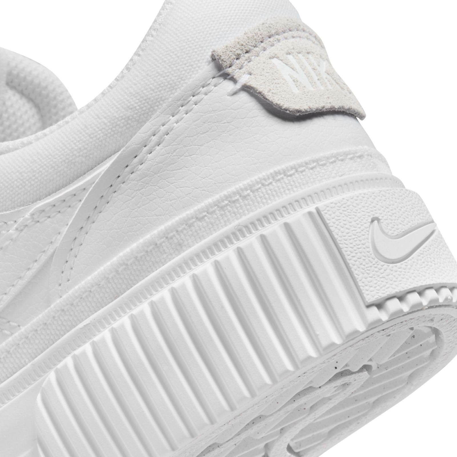 Nike Women's Low-Top Sneakers: 5 White/White-white