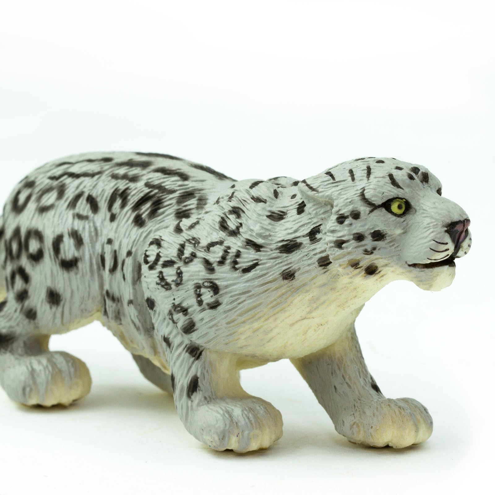 Safari Ltd. Snow Leopard Figurine - Detailed 5.5" Plastic Model Figure - Fun Educational Play Toy for Boys, Girls & Kids Ages 3+