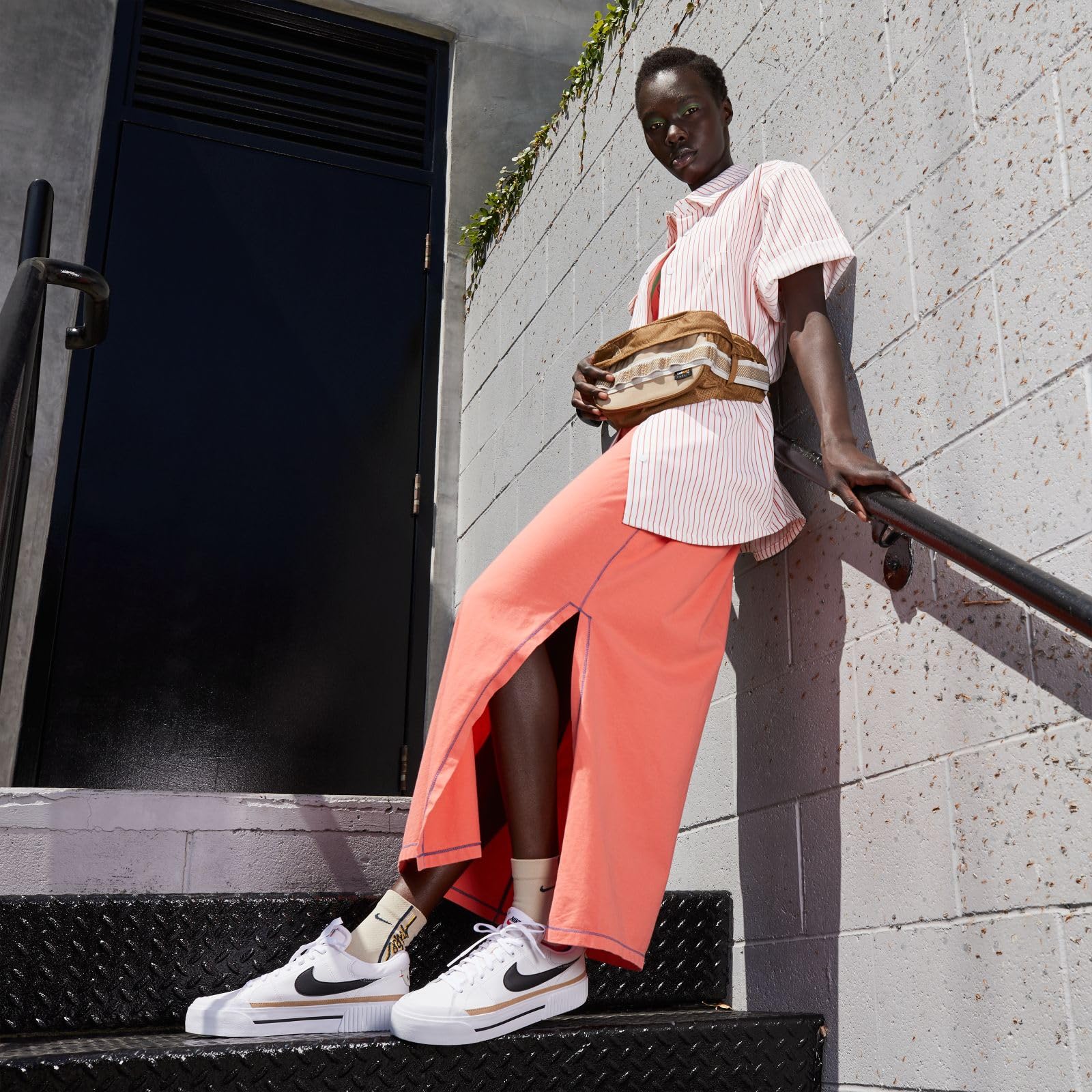 Nike Women's Low-Top Sneakers: 7.5 White/Black-hemp-team Orange