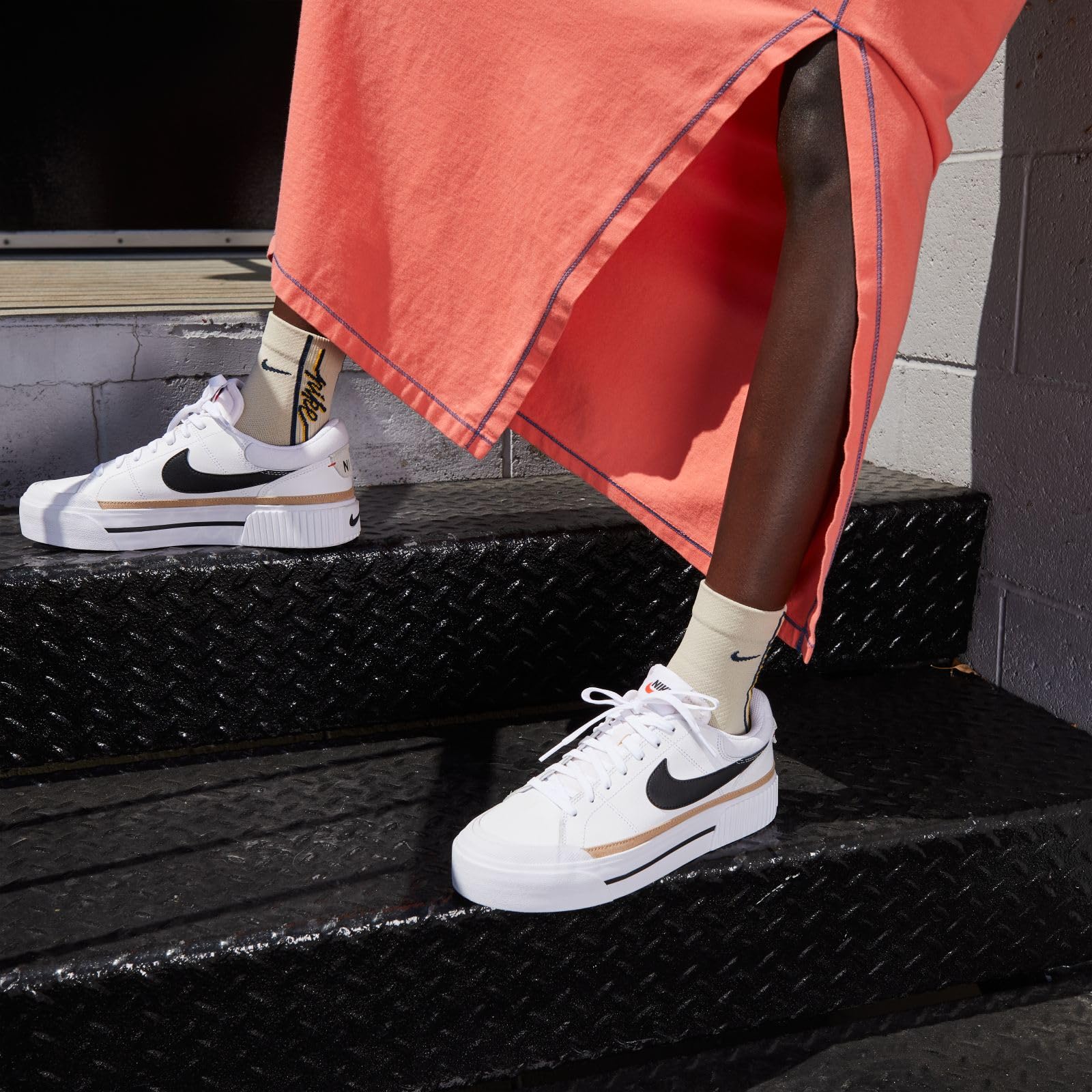 Nike Women's Low-Top Sneakers: 7.5 White/Black-hemp-team Orange