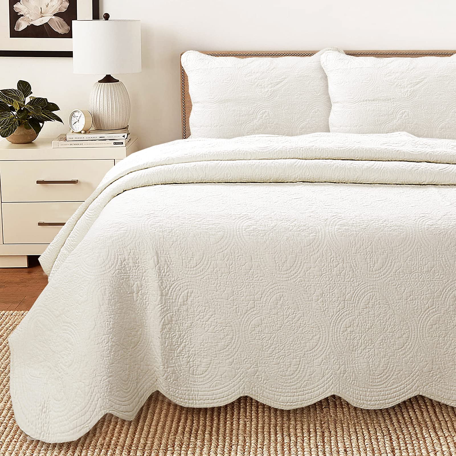 Cozy Line Home Fashions 100% Cotton Victorian Medallion Solid White Matelasse Embossed Bedding Quilt Set, Reversible Lightweight Bedspread, Coverlet for All Season (Blantyre - White, King - 3 Piece)