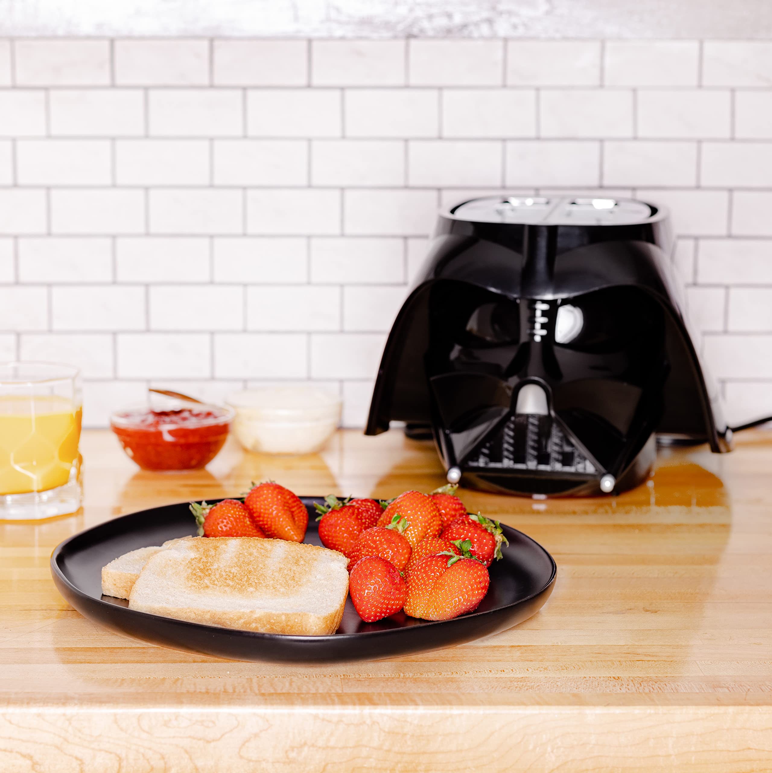 Uncanny Brands Star Wars R2D2 Deluxe Toaster - Lights-Up and Makes Sounds Like Artoo
