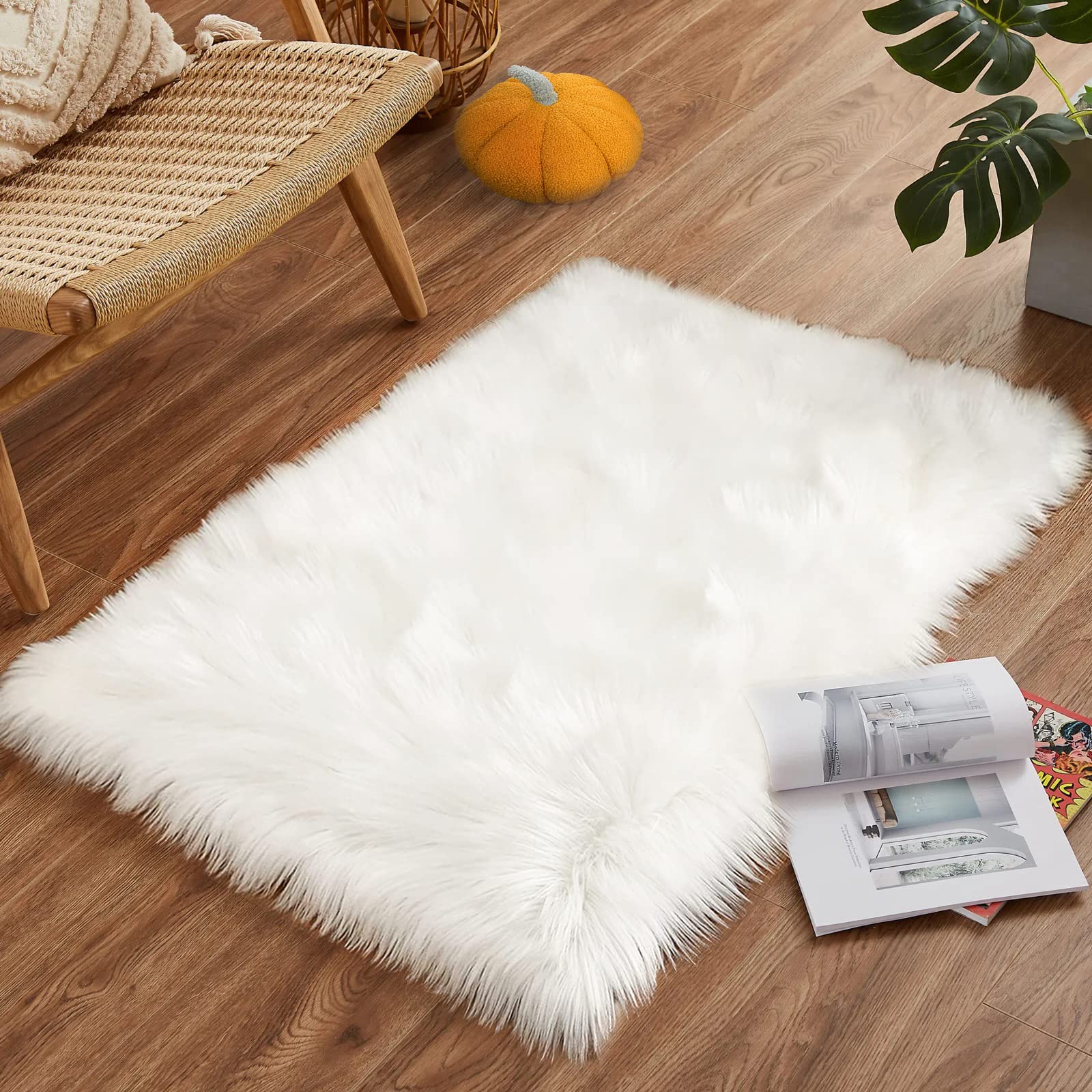 Goolela Black Fluffy Faux Fur Rug 2x3 Black Fuzzy Furry Sheepskin Rug Small Carpet for Bedroom Dorm Bathroom Washable Rectangle: 2' x 3' (Rectangular) White