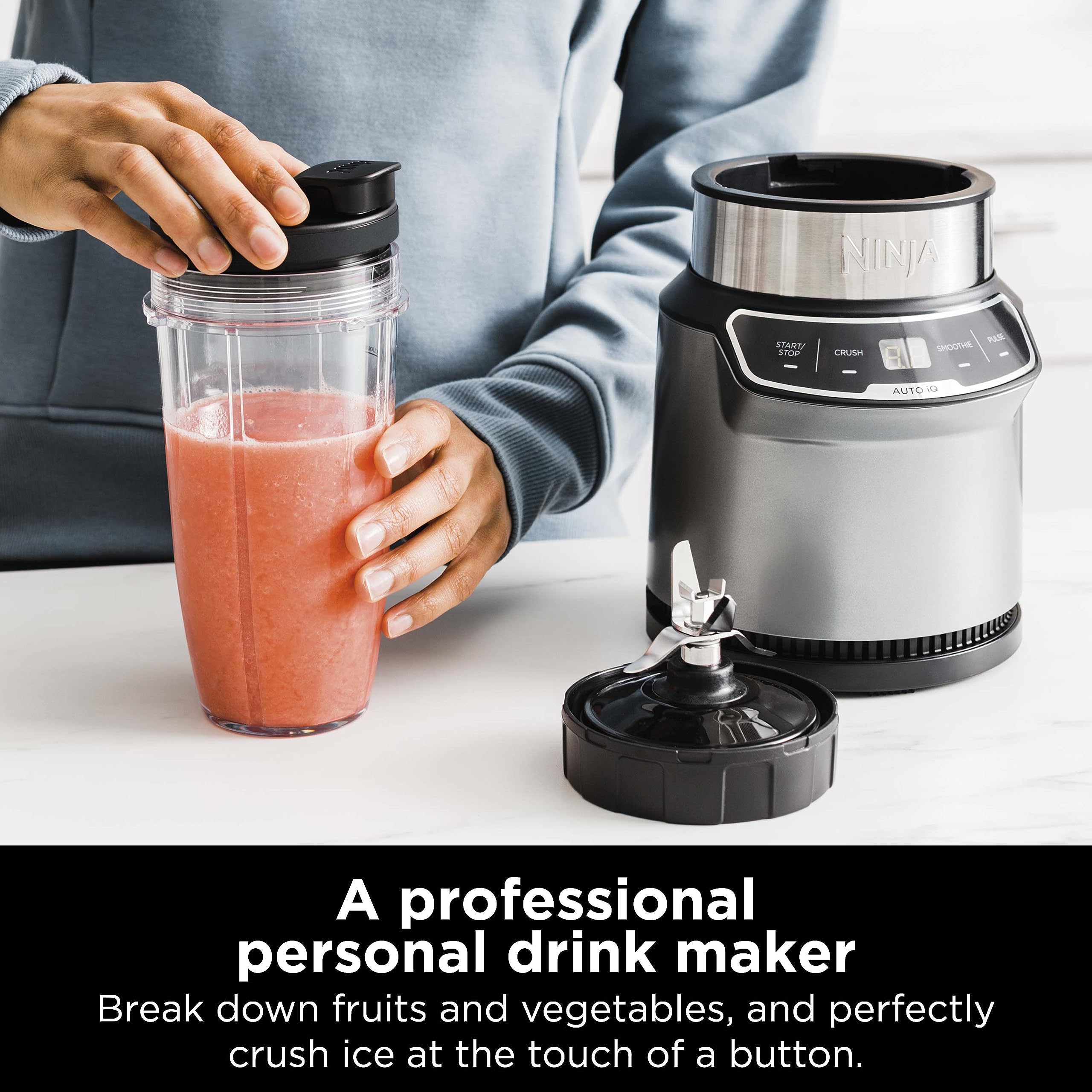 Ninja BN301 Nutri-Blender Plus Compact Personal Blender, 900-Peak-Watt Motor, Frozen Drinks, Smoothies, Sauces & More, (3) 20 oz. To-Go Cups, (2) Spout-Lids (1) Storage-Lid, Dishwasher Safe, Silver: Auto Blend