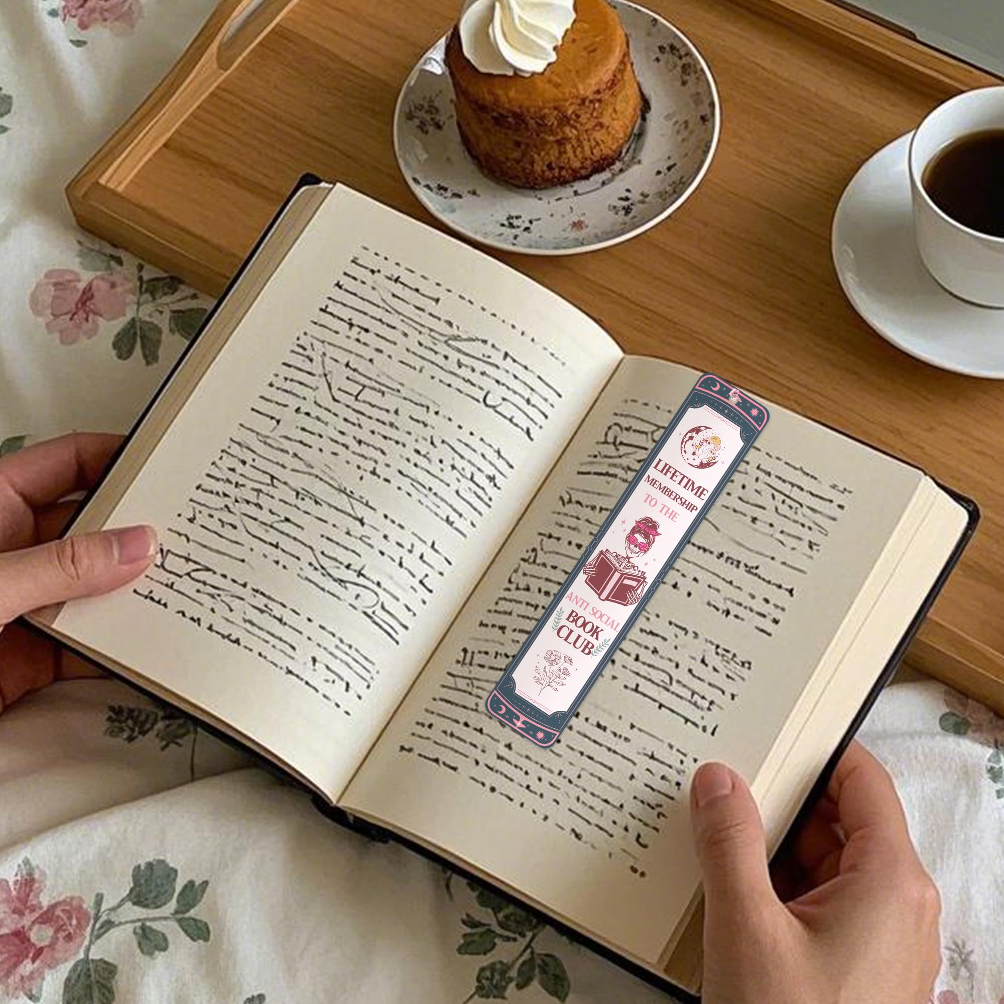 Anti Social Book Club Bookmark: Vintage Aesthetic Metal Bookmarks with Tassel, Funny Book Mark Page Markers for Book Lovers, Gifts for Women Girls Teens Readers Bookish School Office Supplies: Anti Social Club