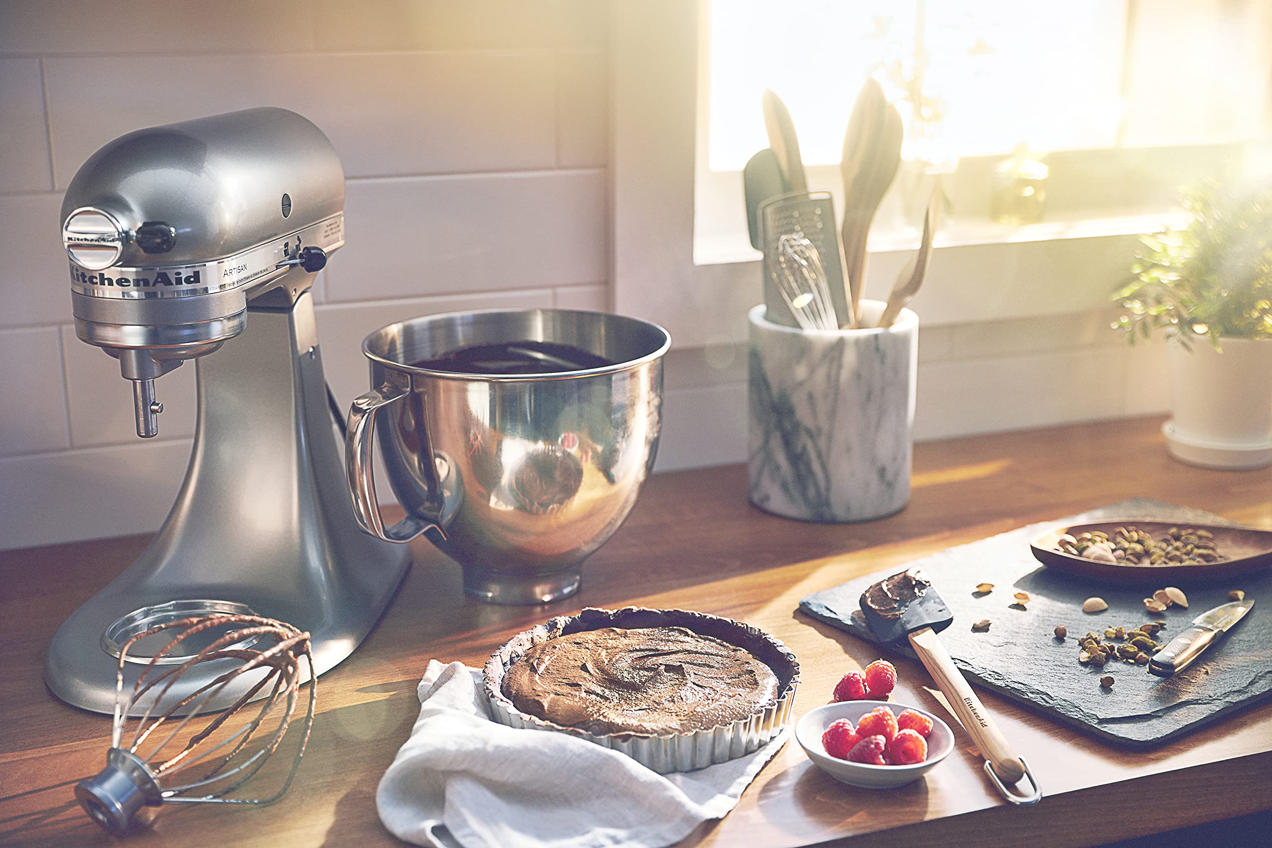KitchenAid Artisan Series 5 Quart Tilt Head Stand Mixer with Pouring Shield KSM150PS,: Contour Silver