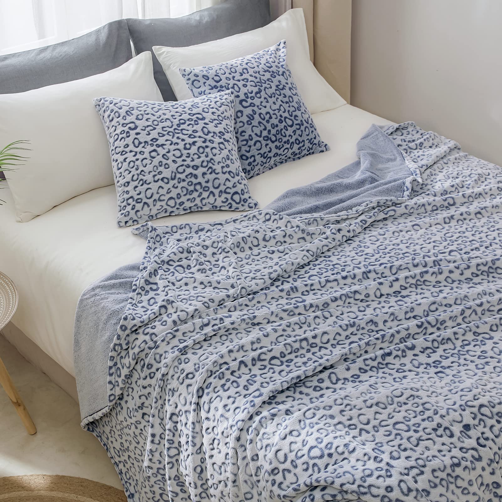 FY FIBER HOUSE Cheetah Print Blanket Blue Leopard Blanket Fluffy Soft Throw for Couch,50"X60": Blue Leopard 40"X50"
