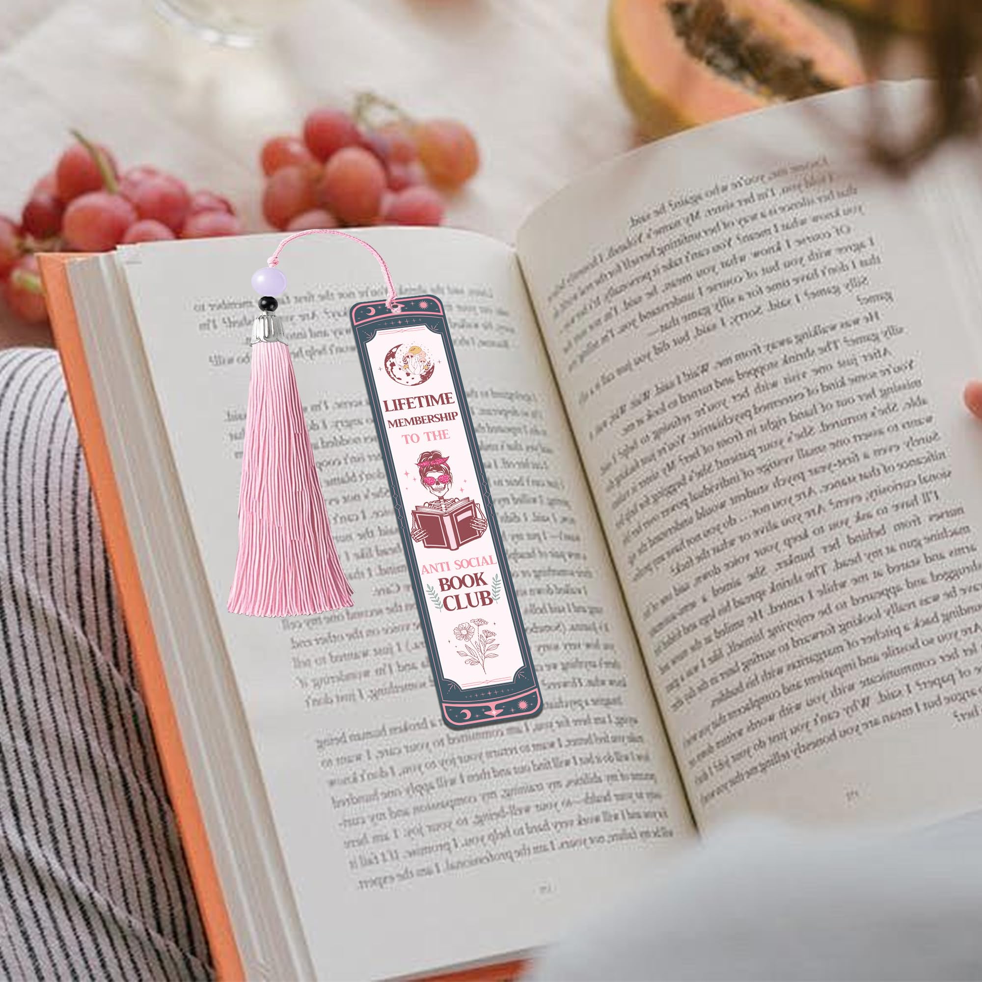 Anti Social Book Club Bookmark: Vintage Aesthetic Metal Bookmarks with Tassel, Funny Book Mark Page Markers for Book Lovers, Gifts for Women Girls Teens Readers Bookish School Office Supplies: Anti Social Club