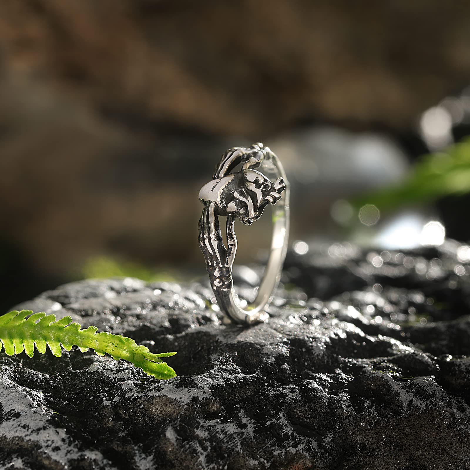 AVECON Skull Claddagh Heart Rings Silver Statement Rings Stackable Ring for Women Girls Native Heart Model Rings Size 5-9