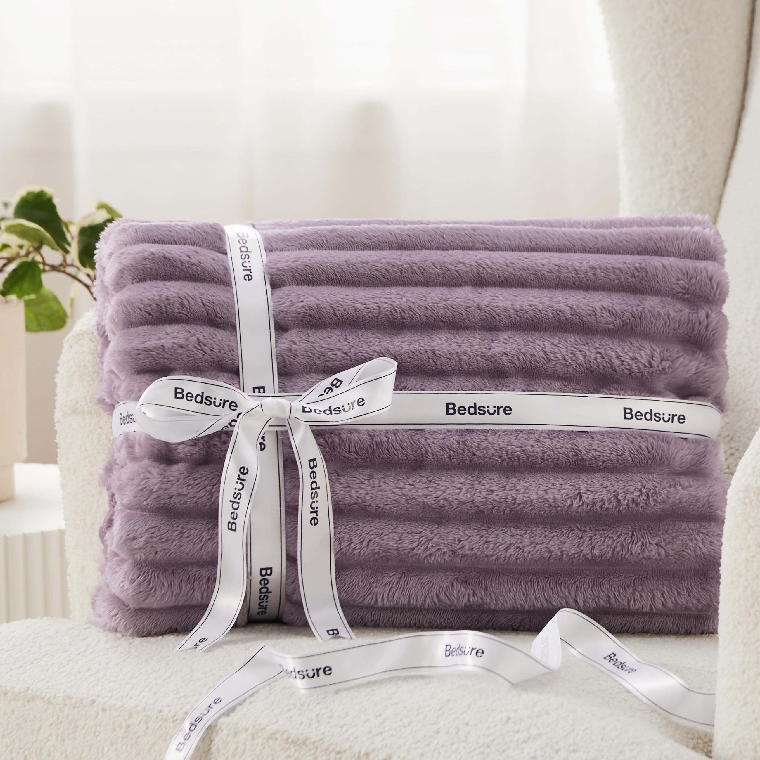 Bedsure Light Purple Fleece Blanket for Couch - GentleSoft Cozy Soft Blankets for Women, Cute Small Throws for Girls, 50x60 Inches thumbnail 8