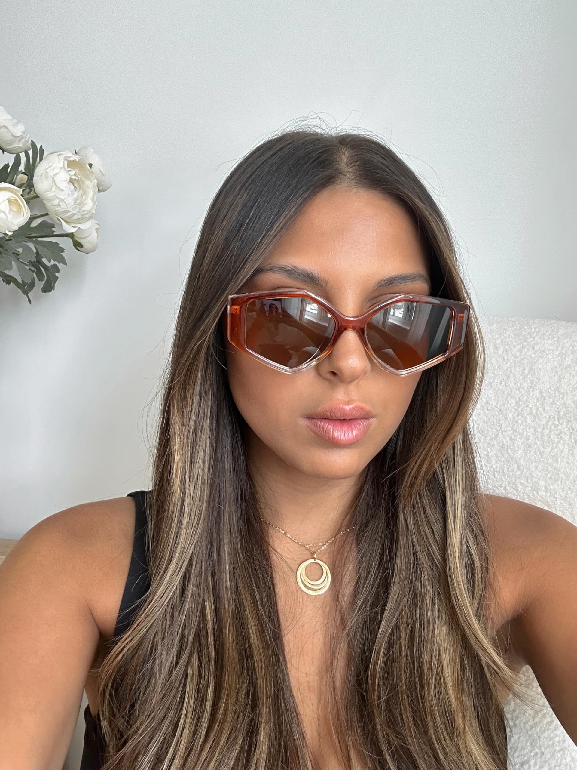 OWN THE TREND Trendy Sunglasses for Women - Sunglasses Womens with UV protection - Vintage Retro Oval Y2K Fashion Sun Glasses thumbnail 3
