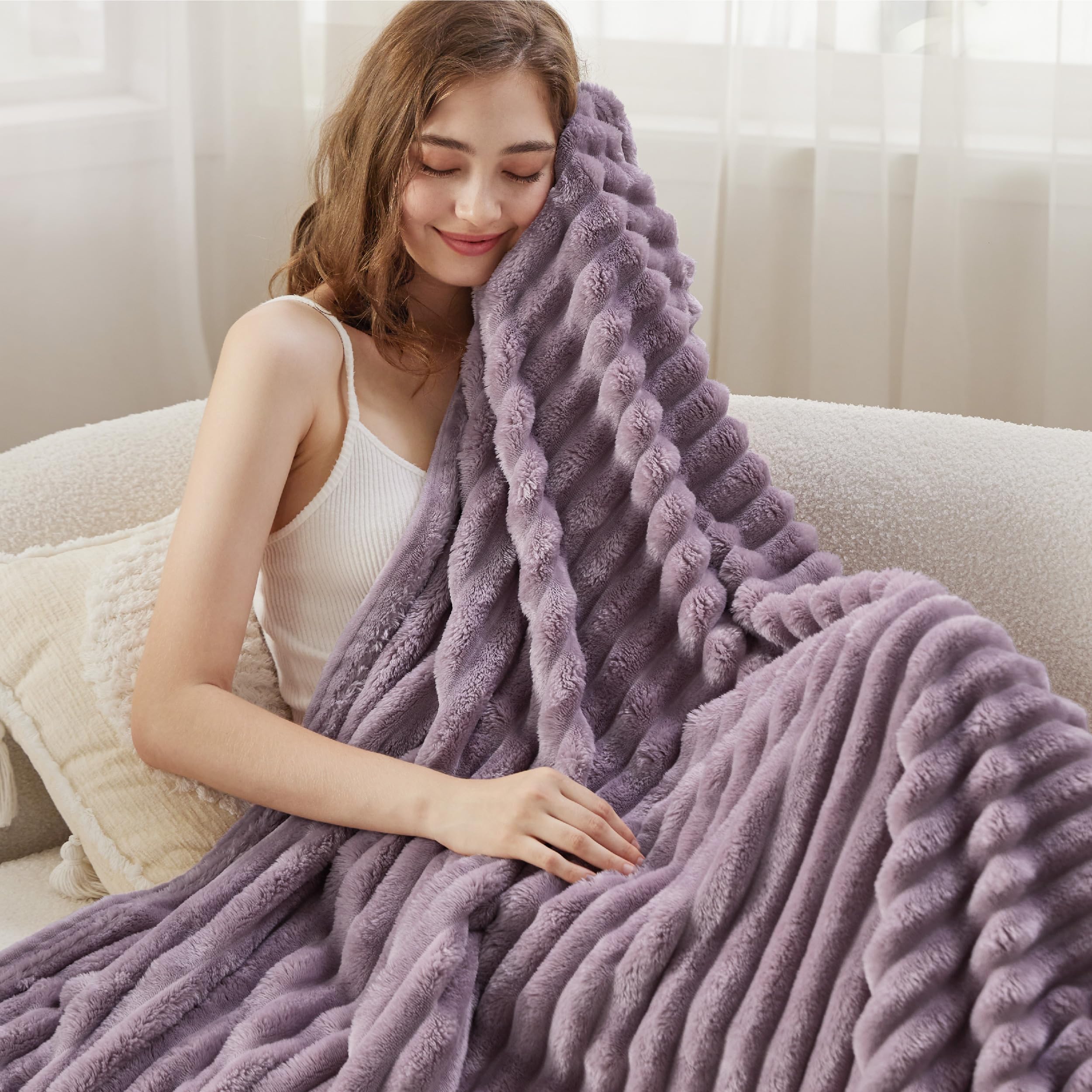 Bedsure Light Purple Fleece Blanket for Couch - GentleSoft Cozy Soft Blankets for Women, Cute Small Throws for Girls, 50x60 Inches thumbnail 3