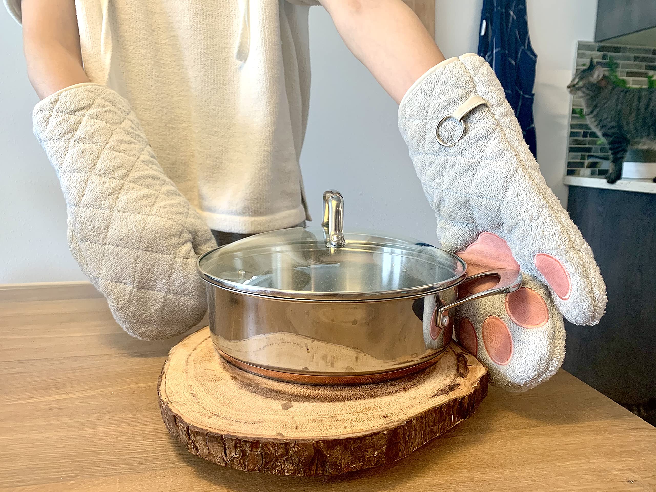 Cricket & Junebug Oven Mitts Cat Paws - thumbnail 5