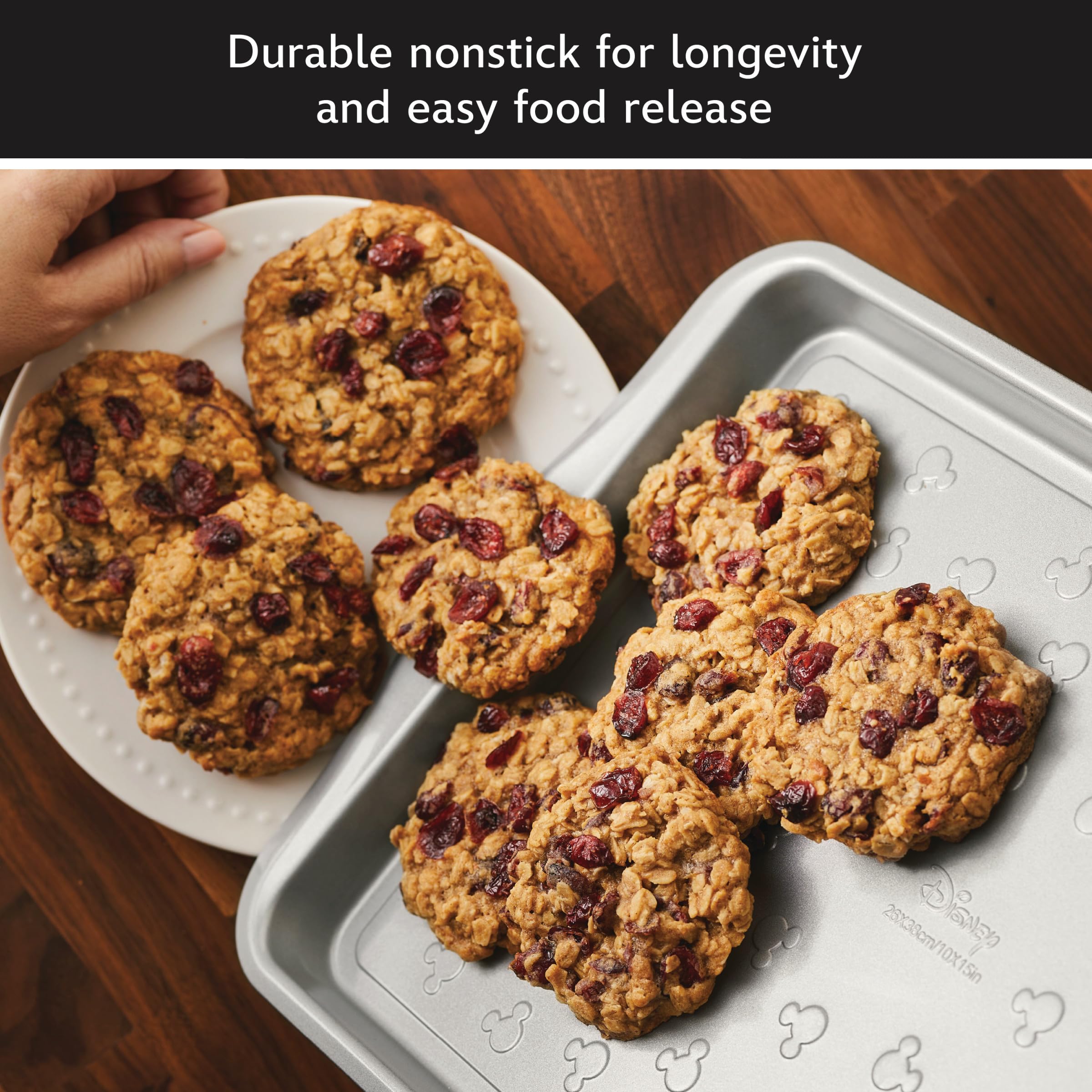 Farberware Disney Bake with Mickey Mouse Nonstick Bakeware Set/Baking Pans with Disney Home Oven Mitts, Cookie Pans, Muffin/Cupcake and Loaf Pan, 6 Piece - Black