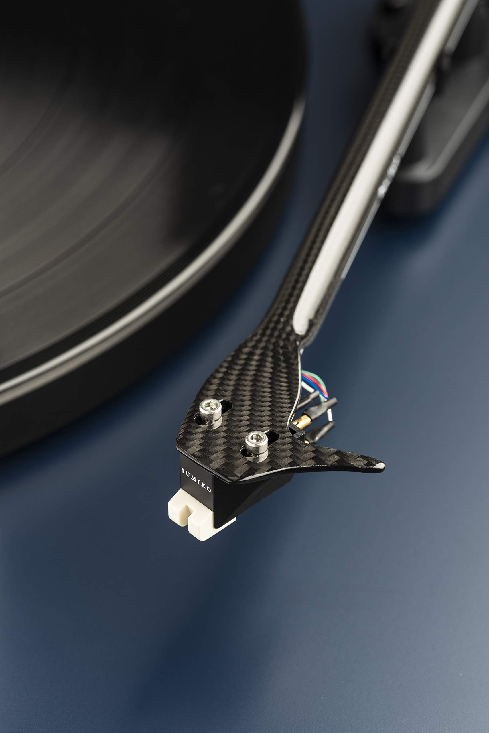 Pro-Ject Debut Carbon EVO, Audiophile Turntable with Carbon Fiber tonearm, Electronic Speed Selection and pre-Mounted Sumiko Rainier Phono Cartridge (): Satin White